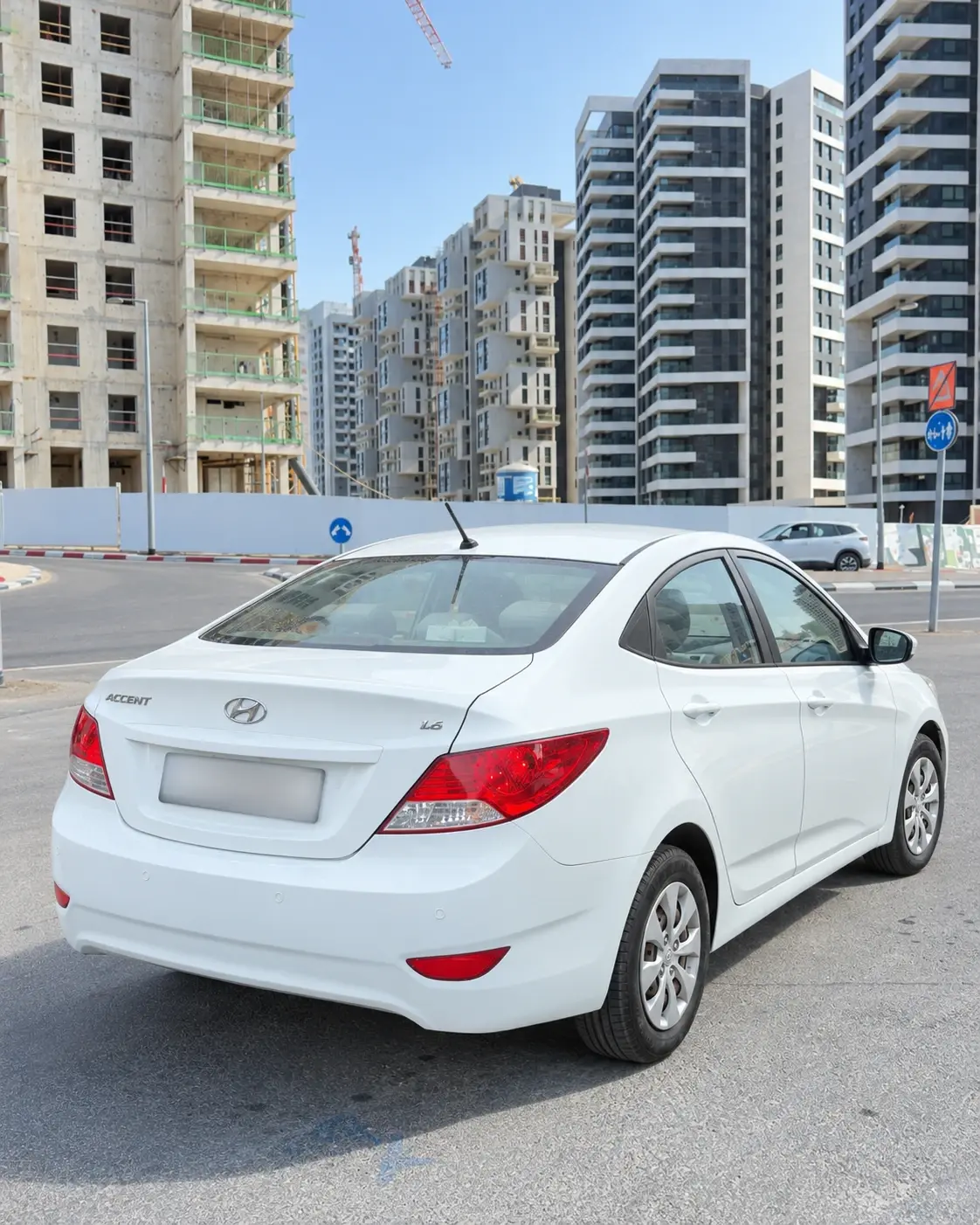 יונדאי i25 2016, מבט מאחור מימין